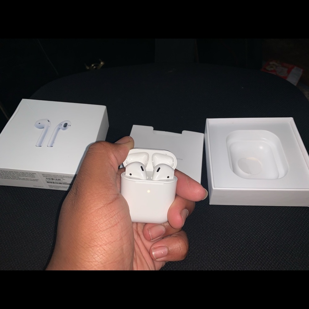 Airpods 2 wireless charging